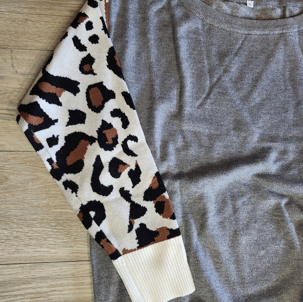 Super Soft🔥Leopard sleeve Sweater Top✨️ - Picture 8 of 14